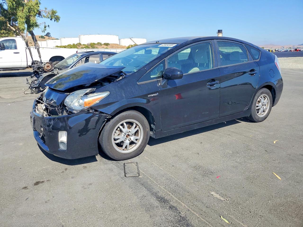 2010 Toyota Prius III, VIN JTDKN3DU5A0080440 — Front end