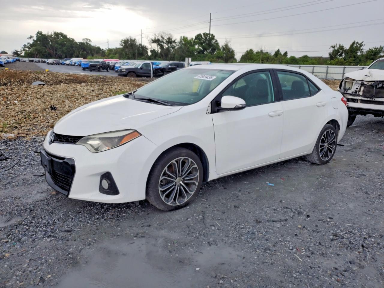 2016 Toyota Corolla LE, VIN 2T1BURHE0GC517090 — Minor dents and scratches