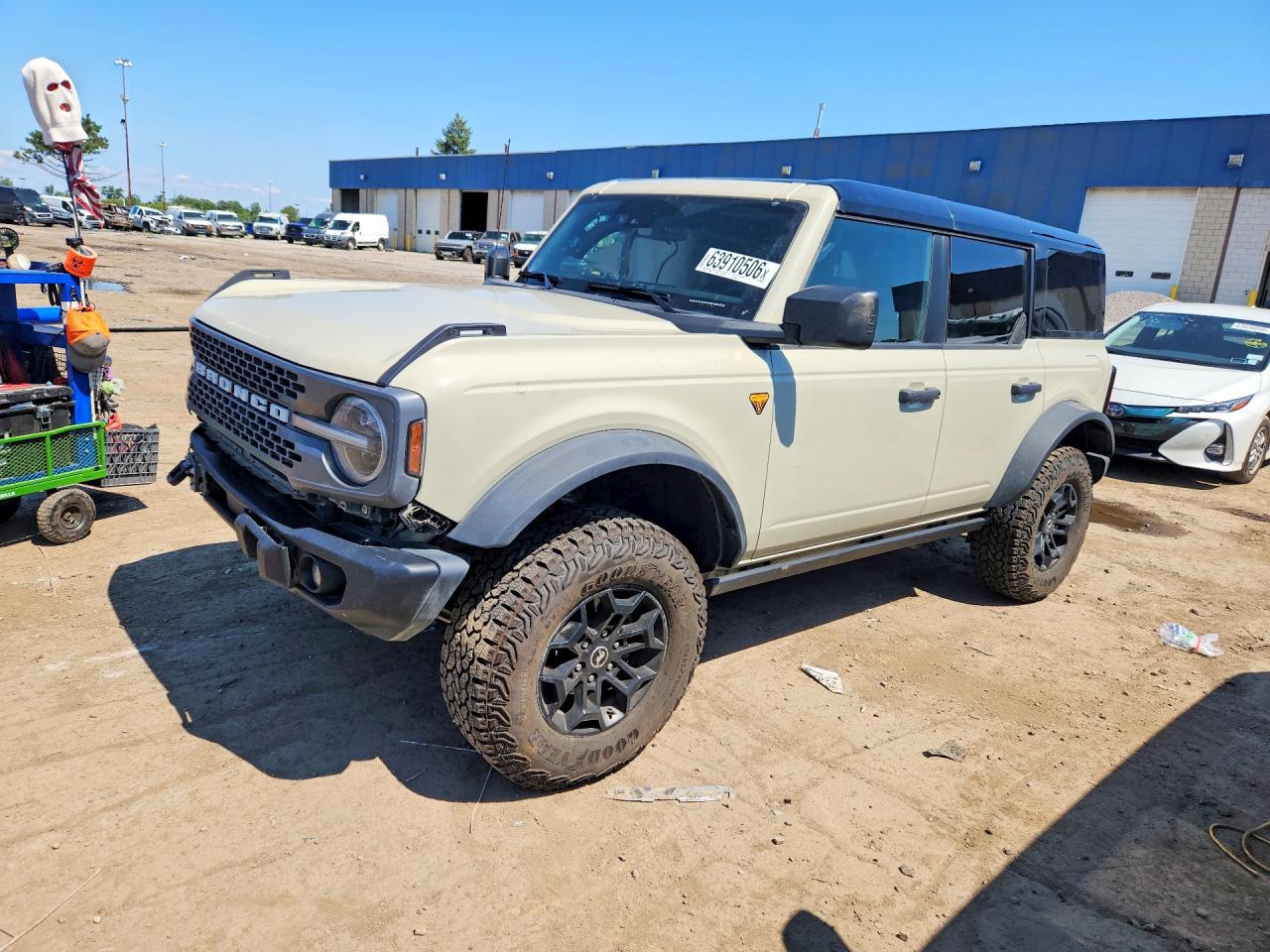 2026 Ford Bronco Badlands, VIN 1FMEE9BH8TLA40968 — Front end