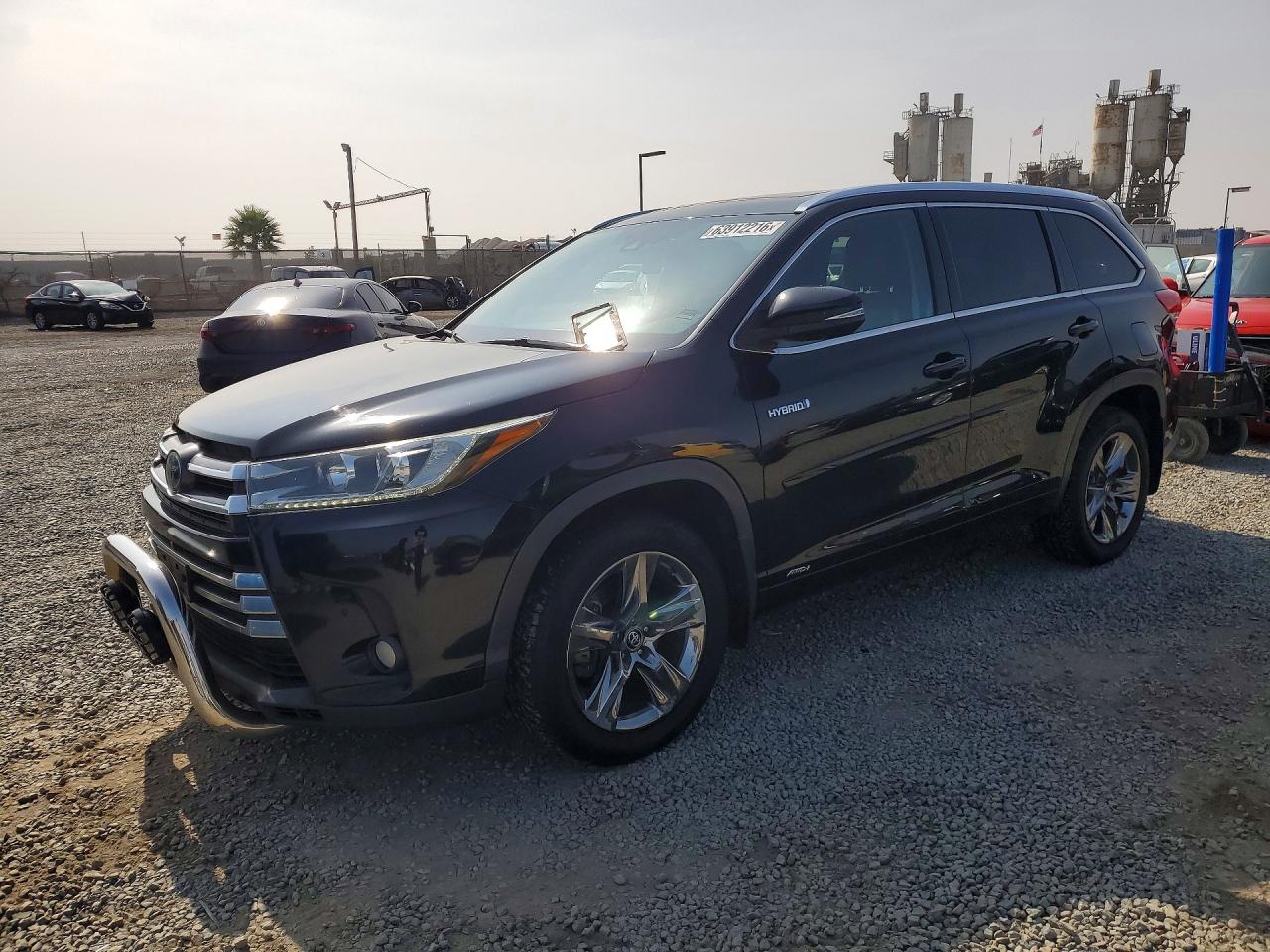 2018 Toyota Highlander Hybrid Limited, VIN 5TDDGRFH4JS046072 — Minor dents and scratches