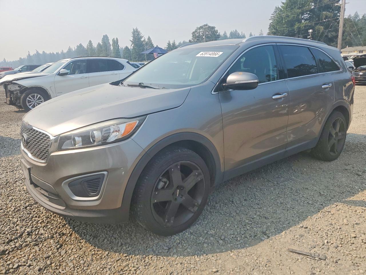 2016 Kia Sorento LX, VIN 5XYPG4A34GG018726 — Front end