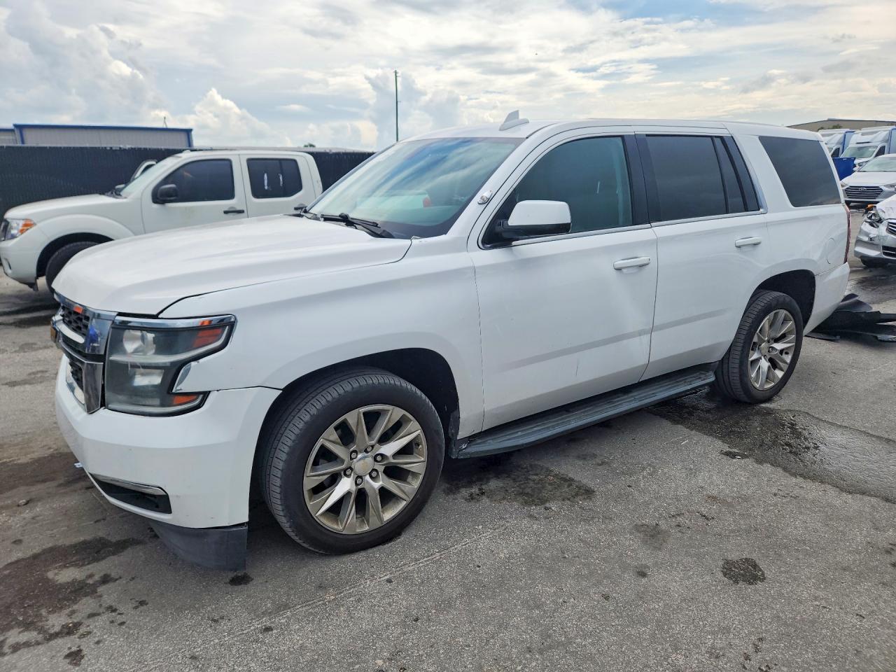 2020 Chevrolet Tahoe Commercial, VIN 1GNLCDEC7LR246226 — Мелкие вмятины и царапины