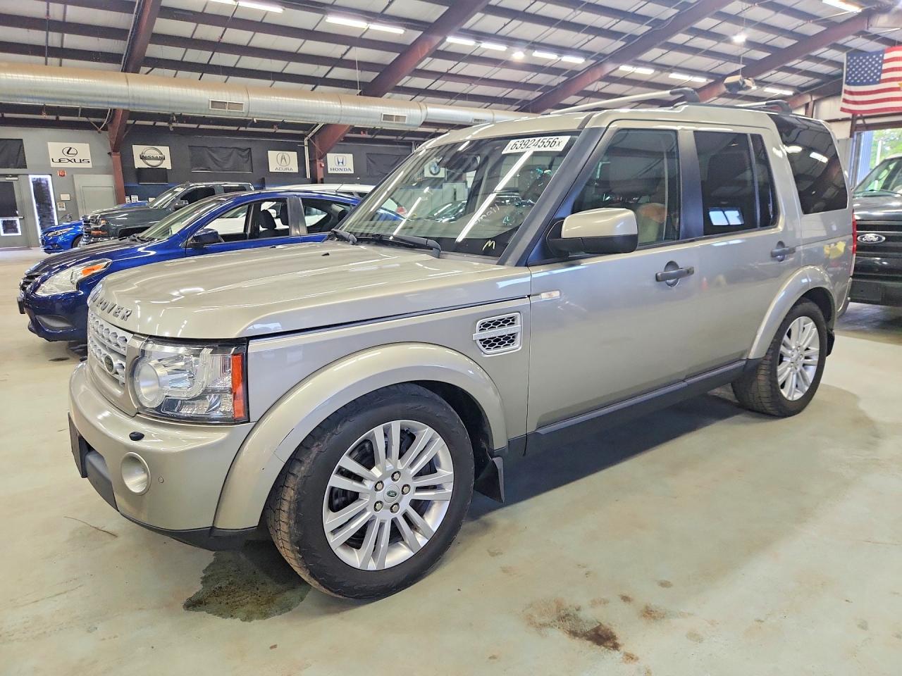 2013 Land Rover LR4 HSE, VIN SALAG2D40DA691578 — Minor dents and scratches