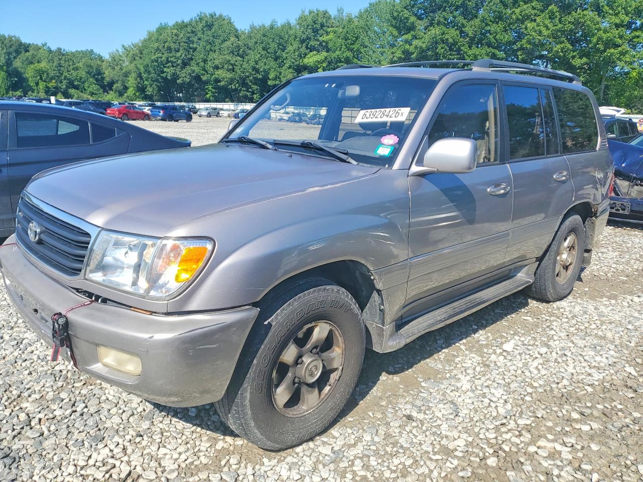 2001 Toyota Land Cruiser, VIN JTEHT05J612009654 — Front end