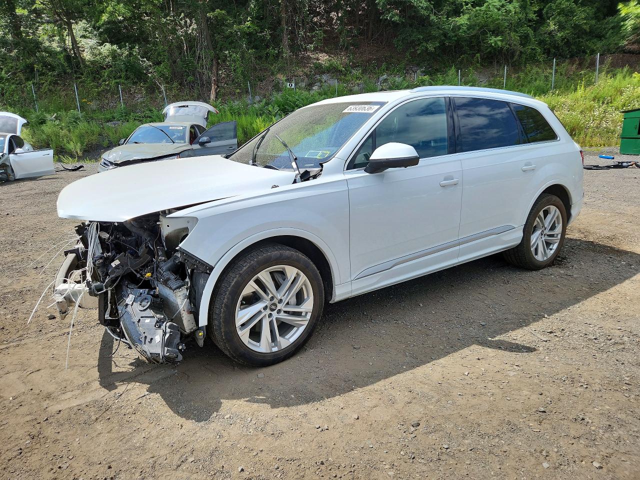 2021 Audi Q7 Premium Plus, VIN WA1LXAF73MD036969 — Перед