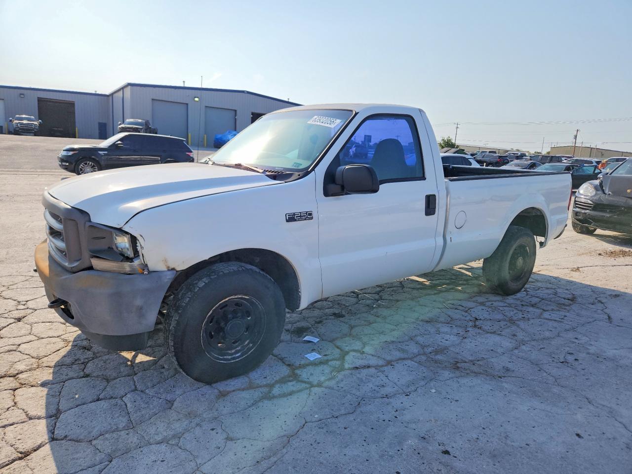 2004 Ford F-250 XL, VIN 1FTNF20L04EC25800 — Front end