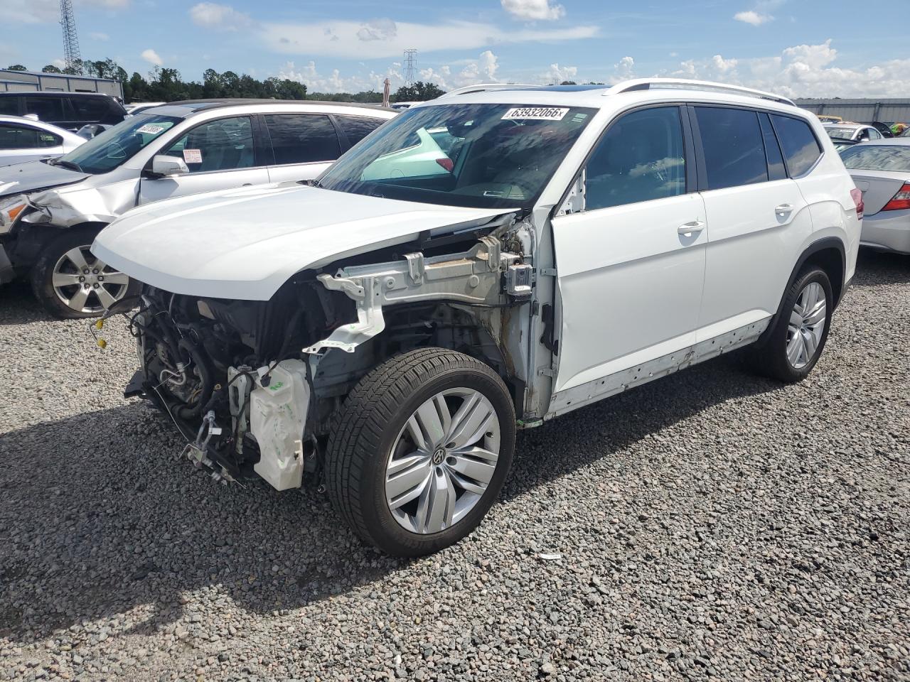 2019 Volkswagen Atlas SEL, VIN 1V2ER2CA1KC587093 — Front end