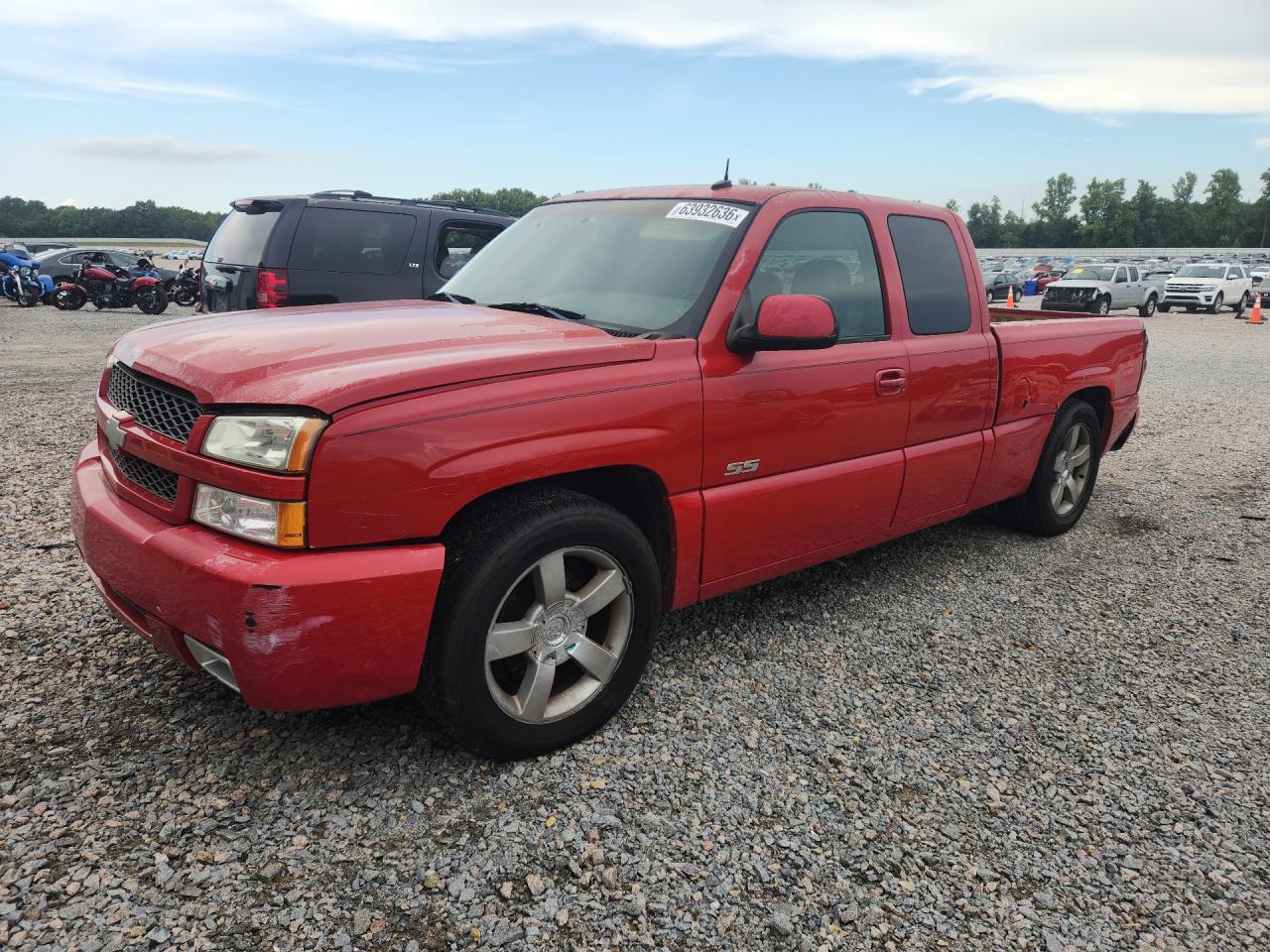 2003 Chevrolet Silverado SS, VIN 2GCEK19N431304395 — Minor dents and scratches