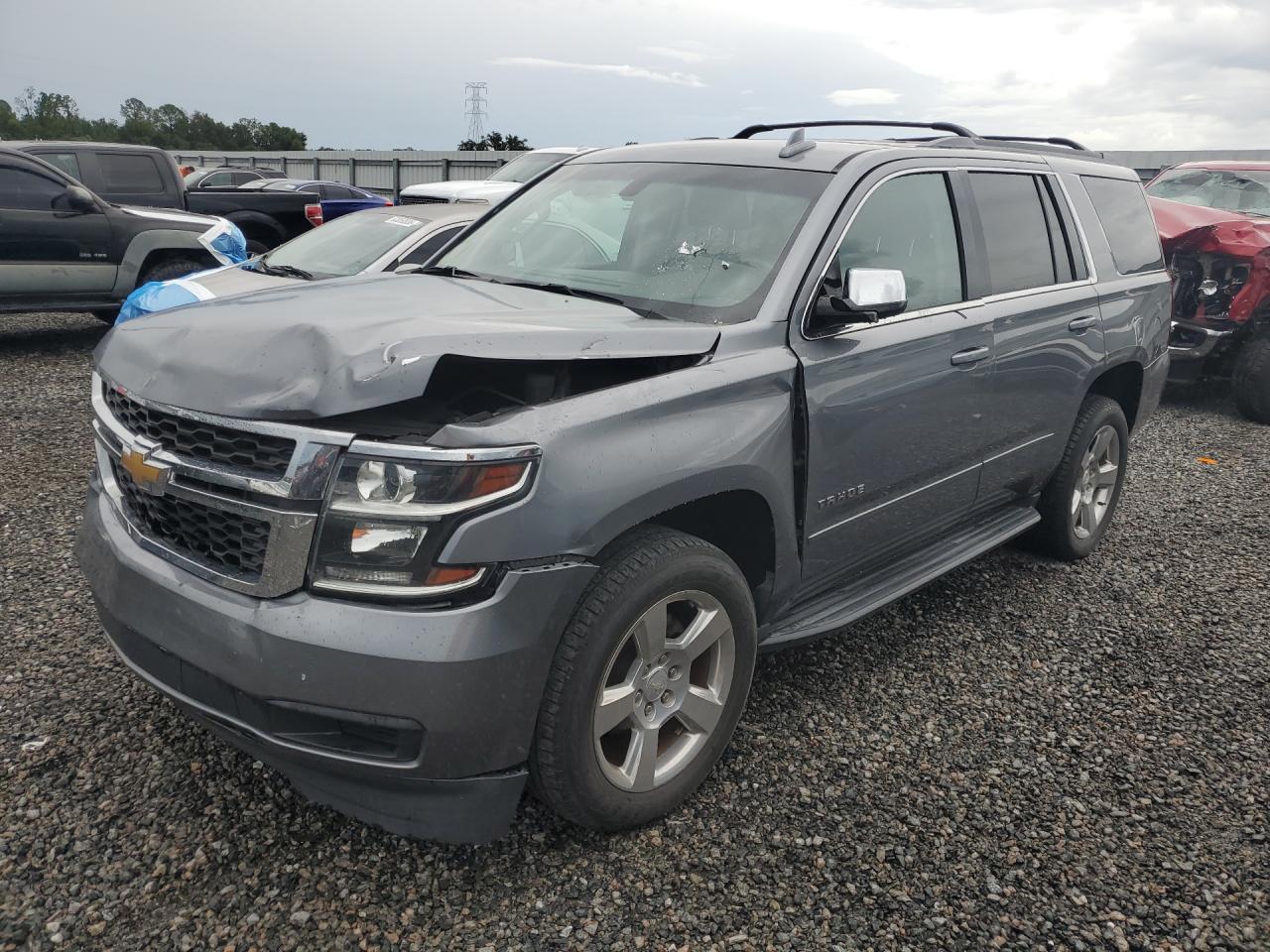2019 Chevrolet Tahoe LS, VIN 1GNSCAKC6KR245663 — Front end