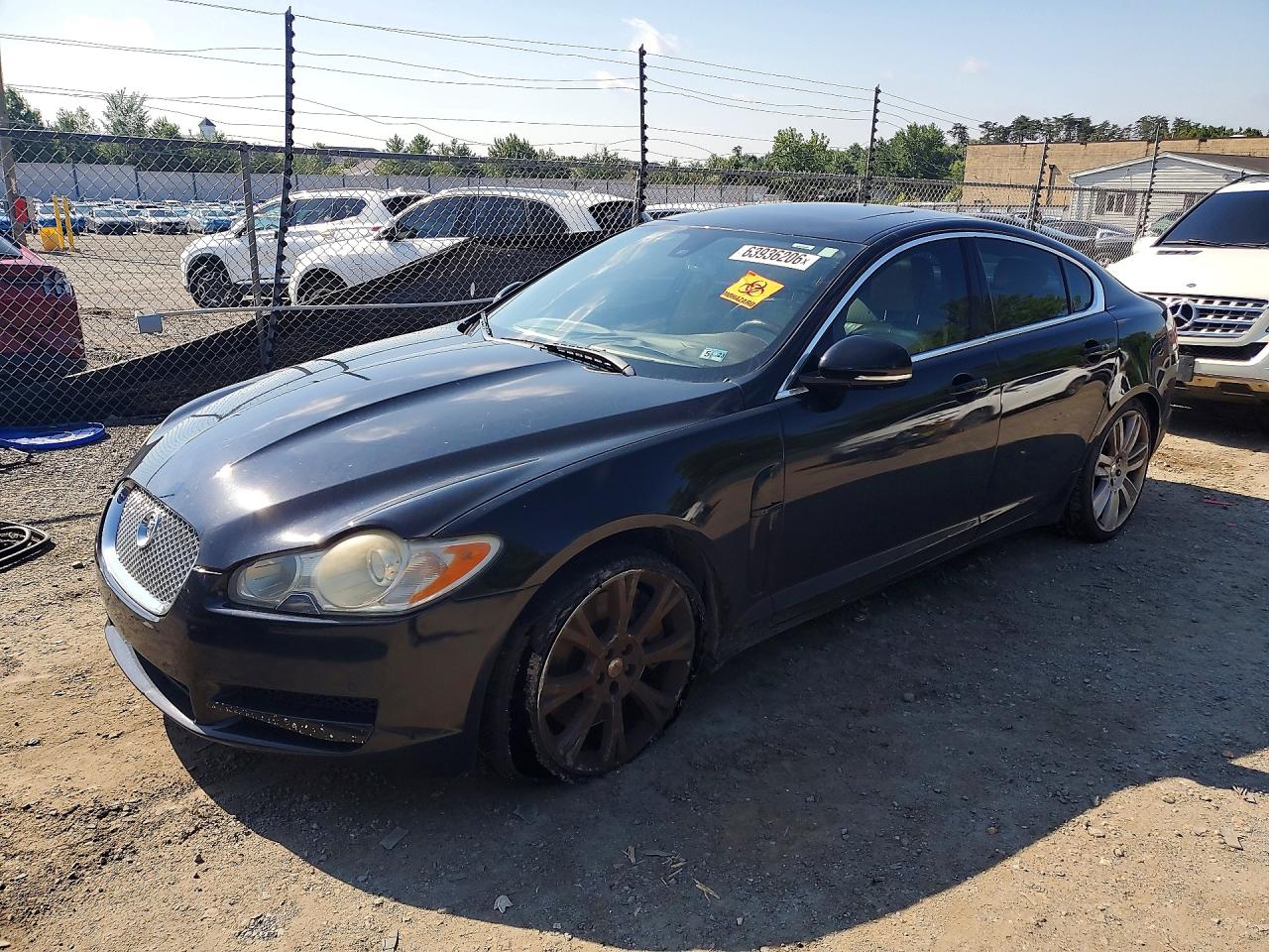 2010 Jaguar XF Supercharged, VIN SAJWA0HE0AMR77383 — Зад