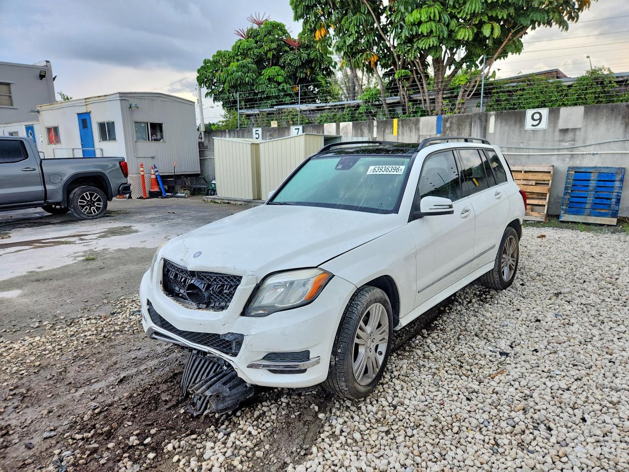 2015 Mercedes-Benz GLK 350, VIN WDCGG5HB8FG439339 — Зад
