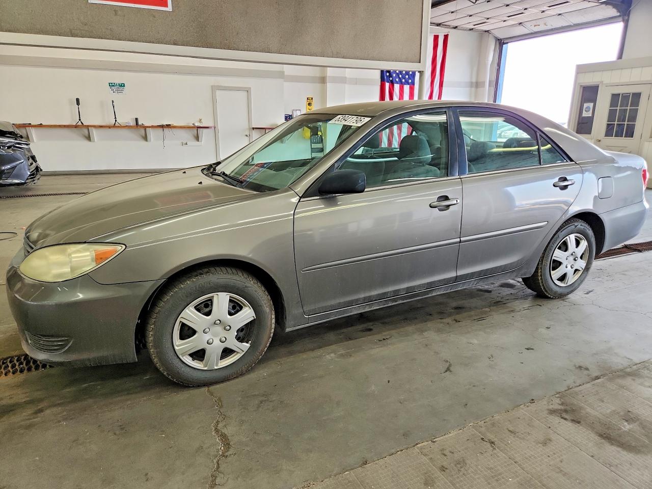 2006 Toyota Camry LE, VIN 4T1BE32K86U728754 — Minor dents and scratches