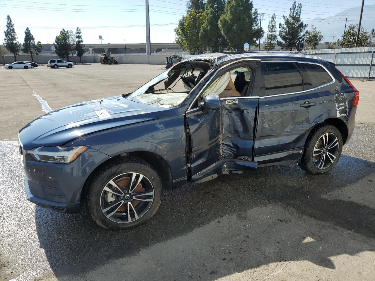 2020 Volvo XC60 Momentum, VIN YV4102DK1L1504211 — All over