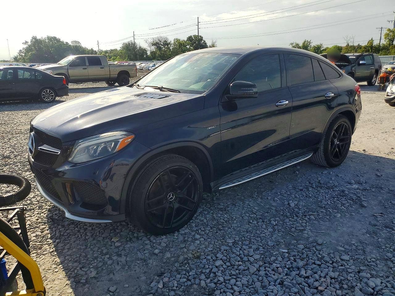 2016 Mercedes-Benz GLE 450 AMG, VIN 4JGED6EB5GA043692 — Мелкие вмятины и царапины