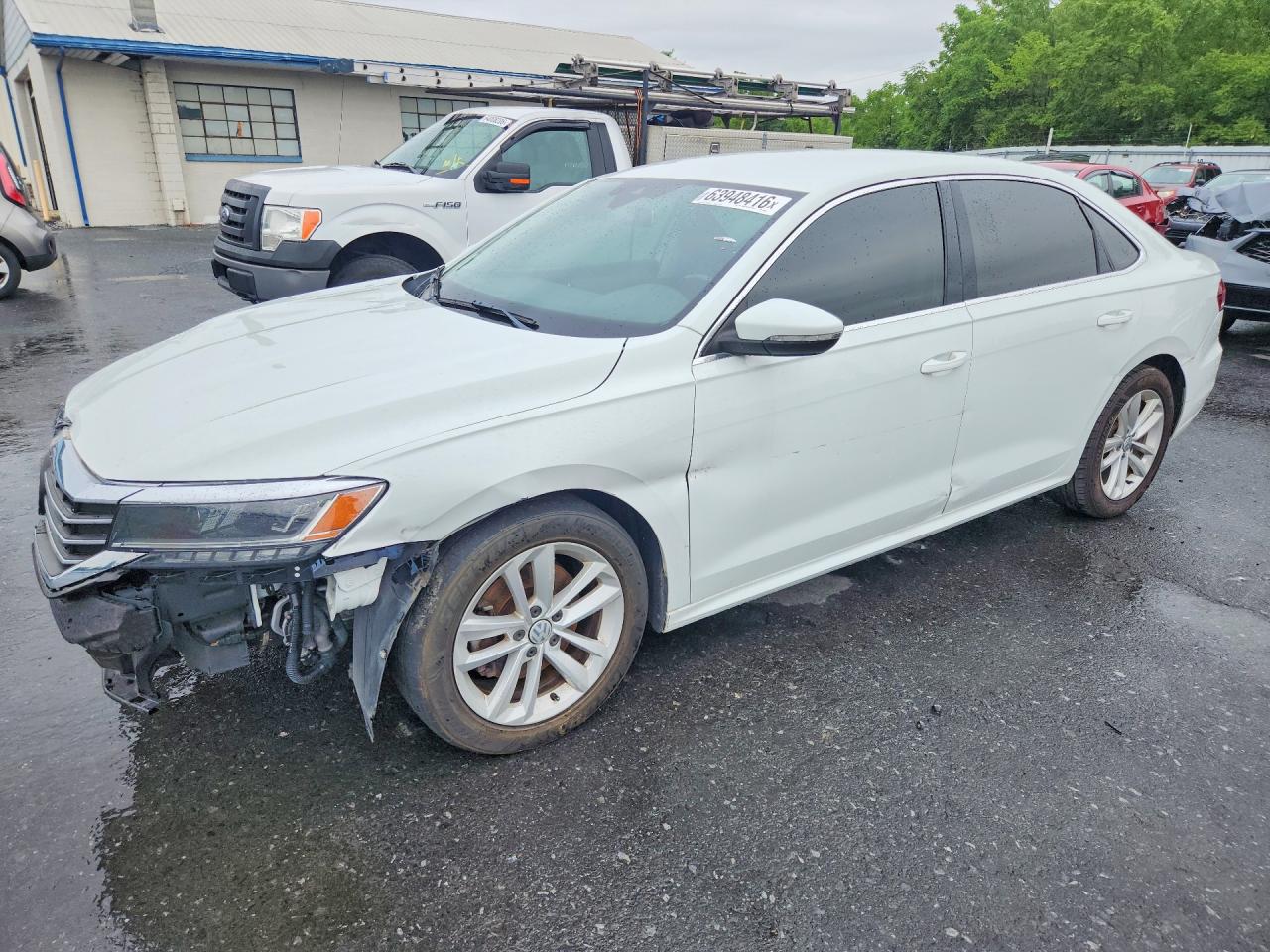 2020 Volkswagen Passat SE, VIN 1VWSA7A37LC018891 — Front end