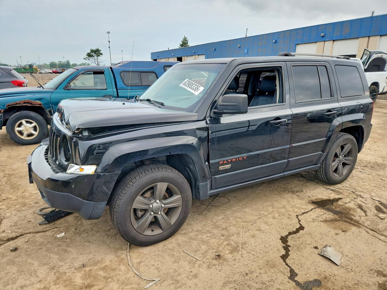 2016 Jeep Patriot 75th Anniversary, VIN 1C4NJPBB4GD787533 — Front end