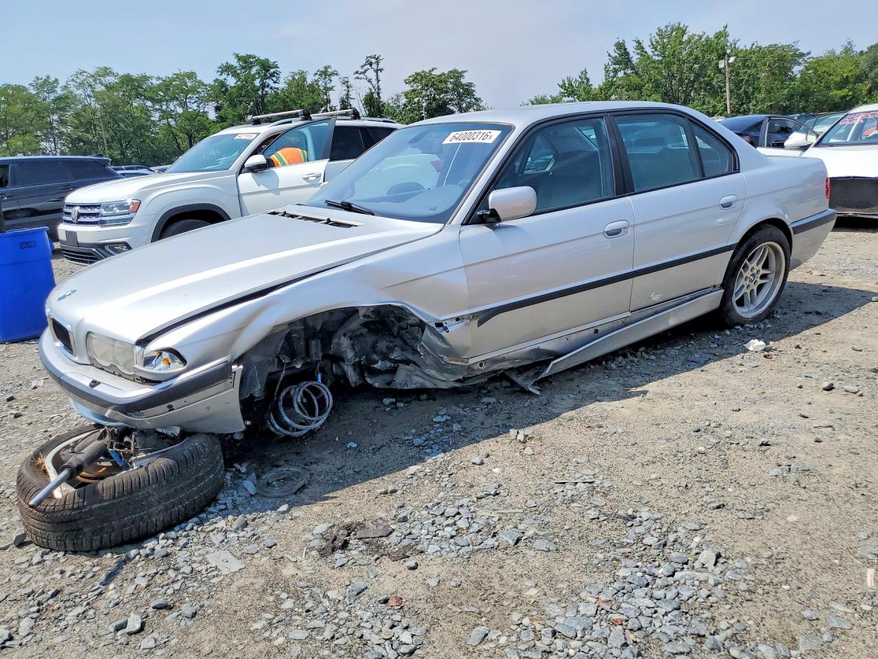 2001 BMW 7 Series 740i, VIN WBAGG834X1DN86401 — Front end