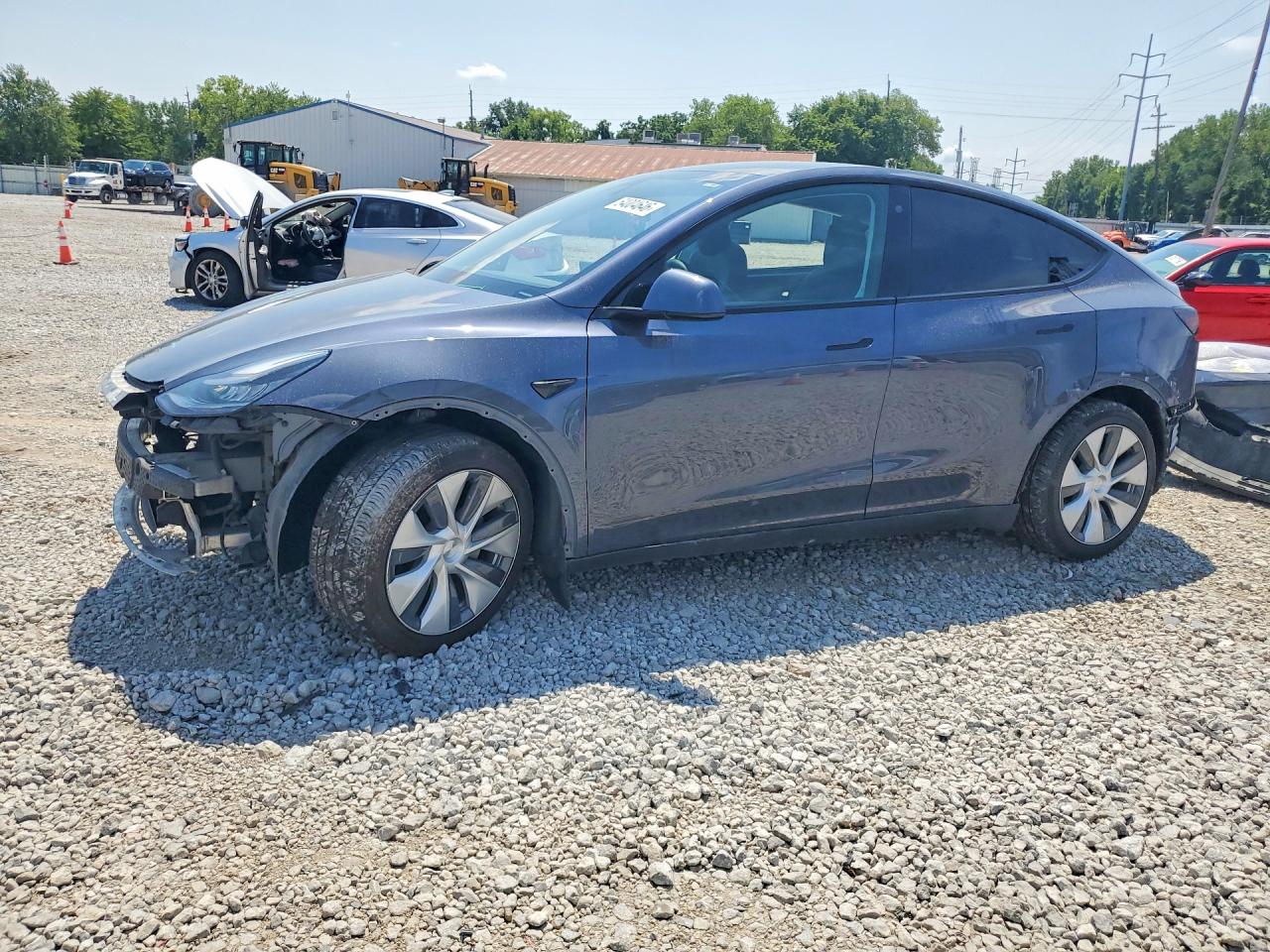 2021 Tesla Model Y Long Range, VIN 5YJYGDEE1MF065456 — Front end
