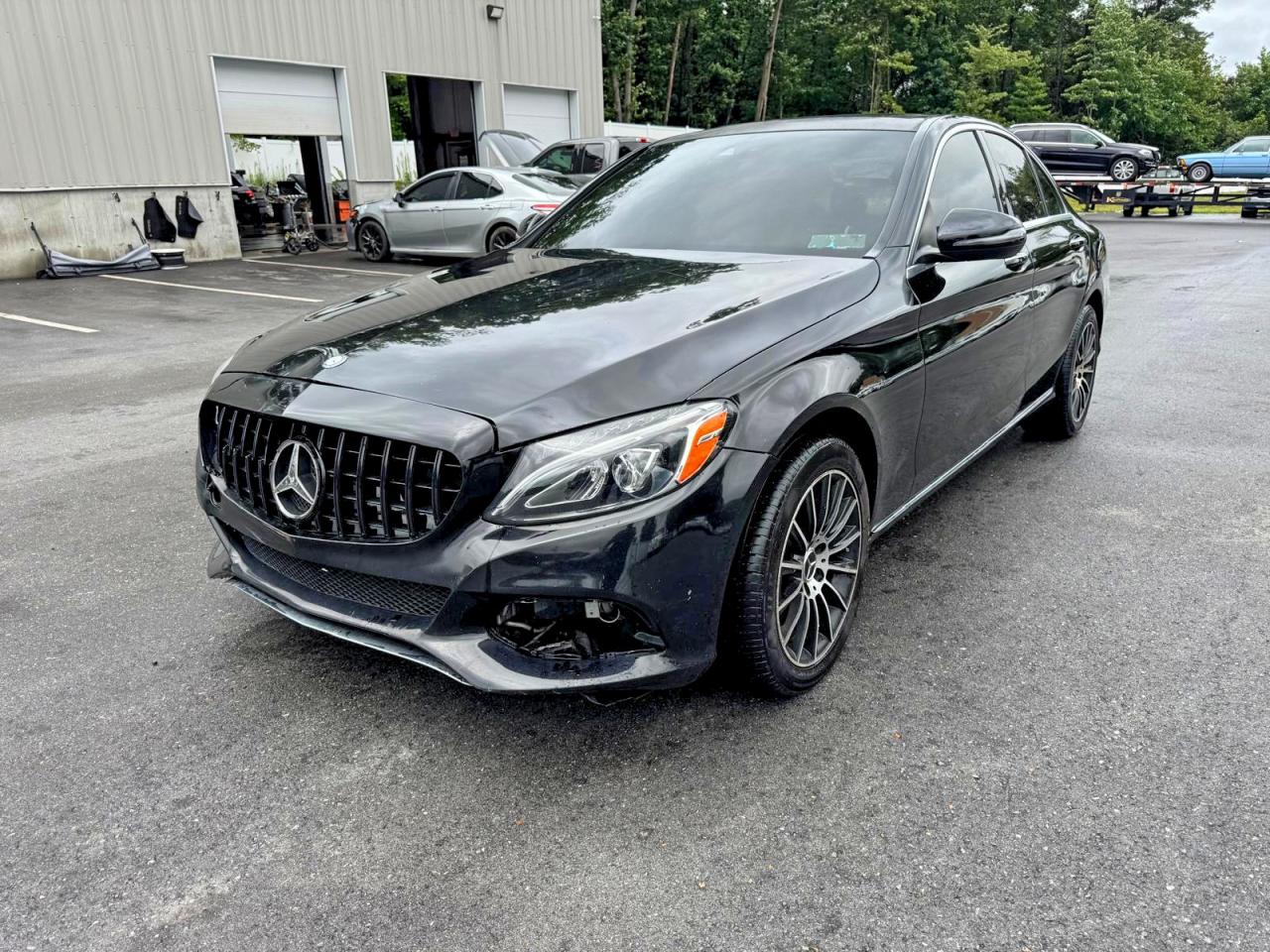 2017 Mercedes-Benz C 300, VIN 55SWF4KB0HU187623 — Minor dents and scratches