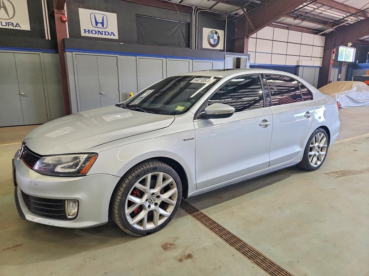 2014 Volkswagen Jetta GLI, VIN 3VW4T7AJ2EM292552 — Мелкие вмятины и царапины