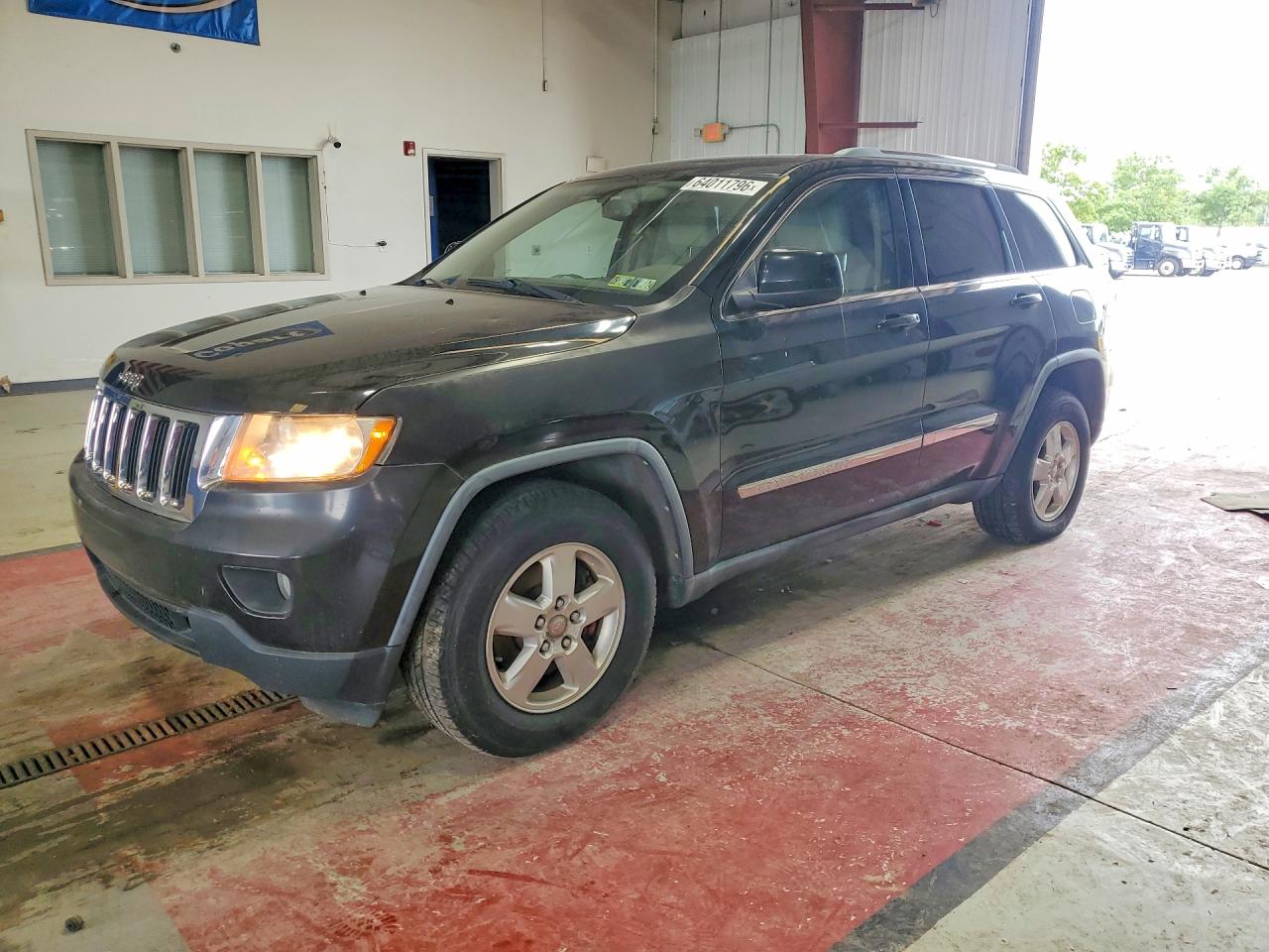 2011 Jeep Grand Cherokee Laredo, VIN 1J4RR4GG1BC570933 — Механическое
