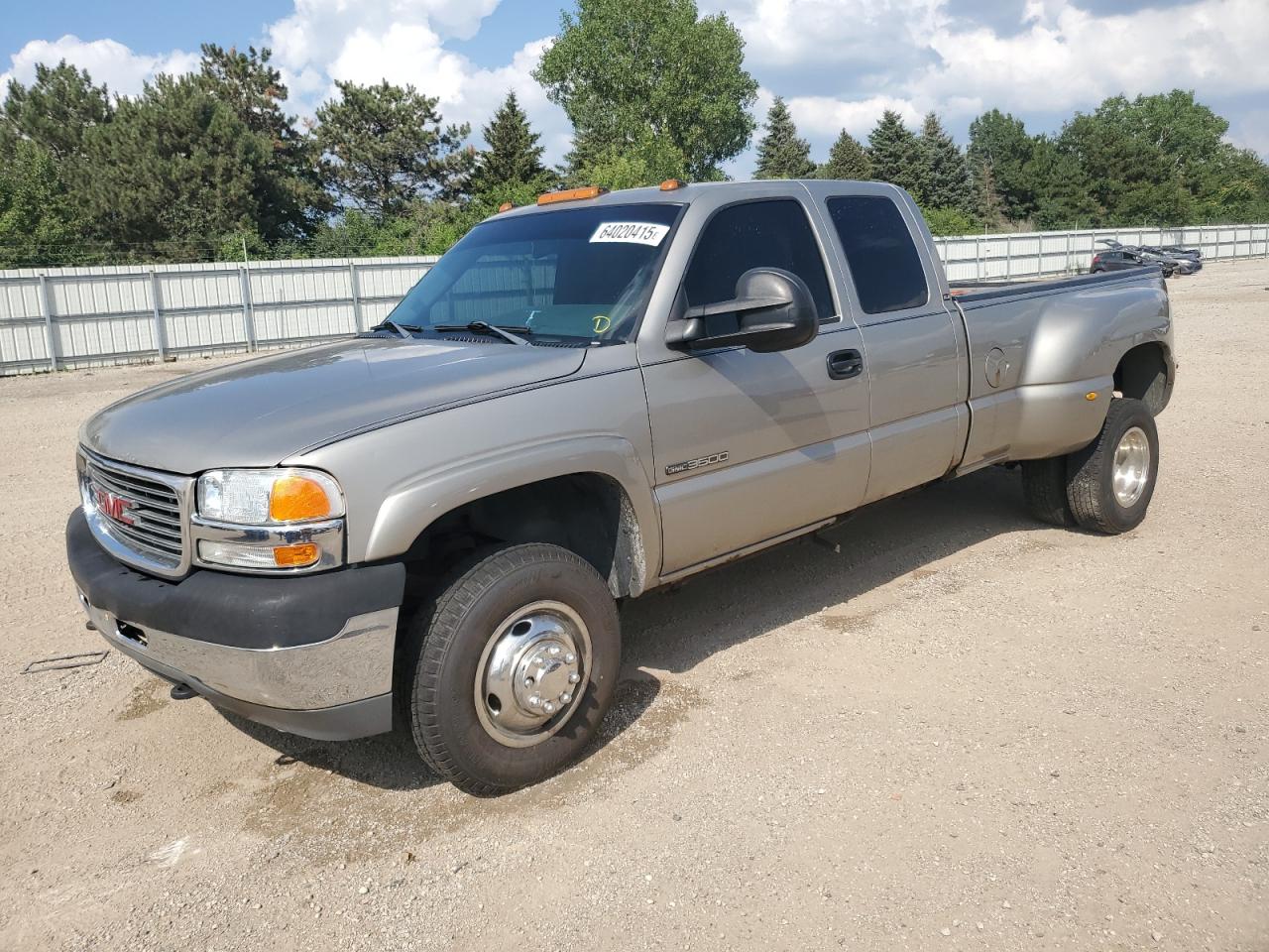 2001 GMC Sierra 3500, VIN 1GTJK39U01E316699 — Side