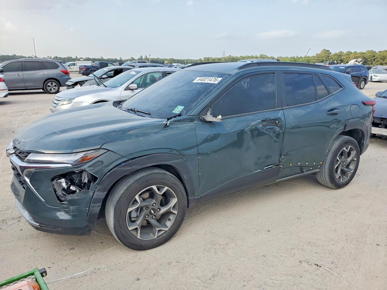 2025 Chevrolet Trax LT, VIN KL77LHEP8SC052422 — Front end
