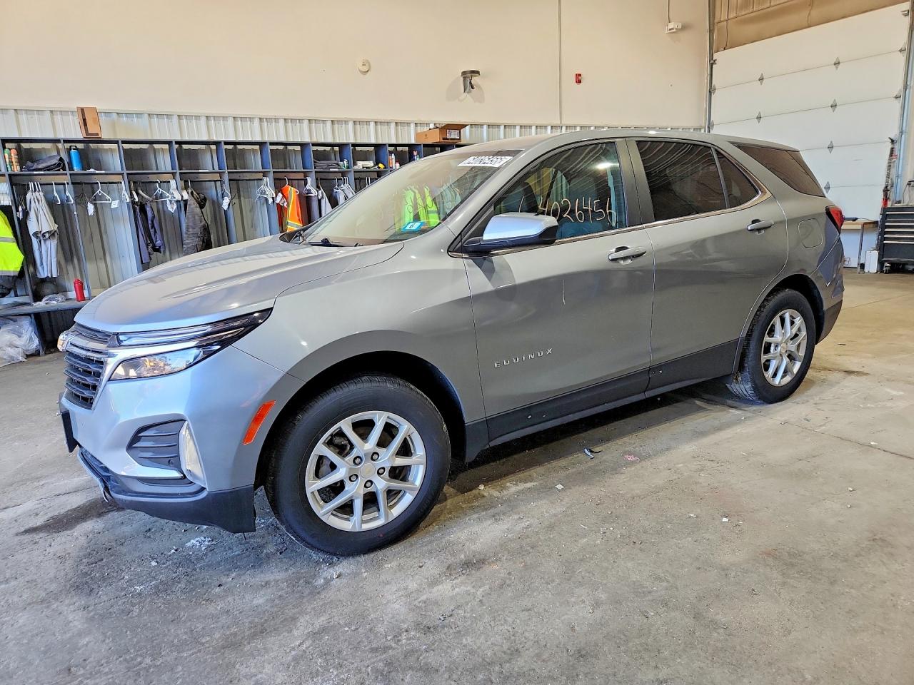 2023 Chevrolet Equinox LT, VIN 3GNAXTEG8PL165421 — Мелкие вмятины и царапины