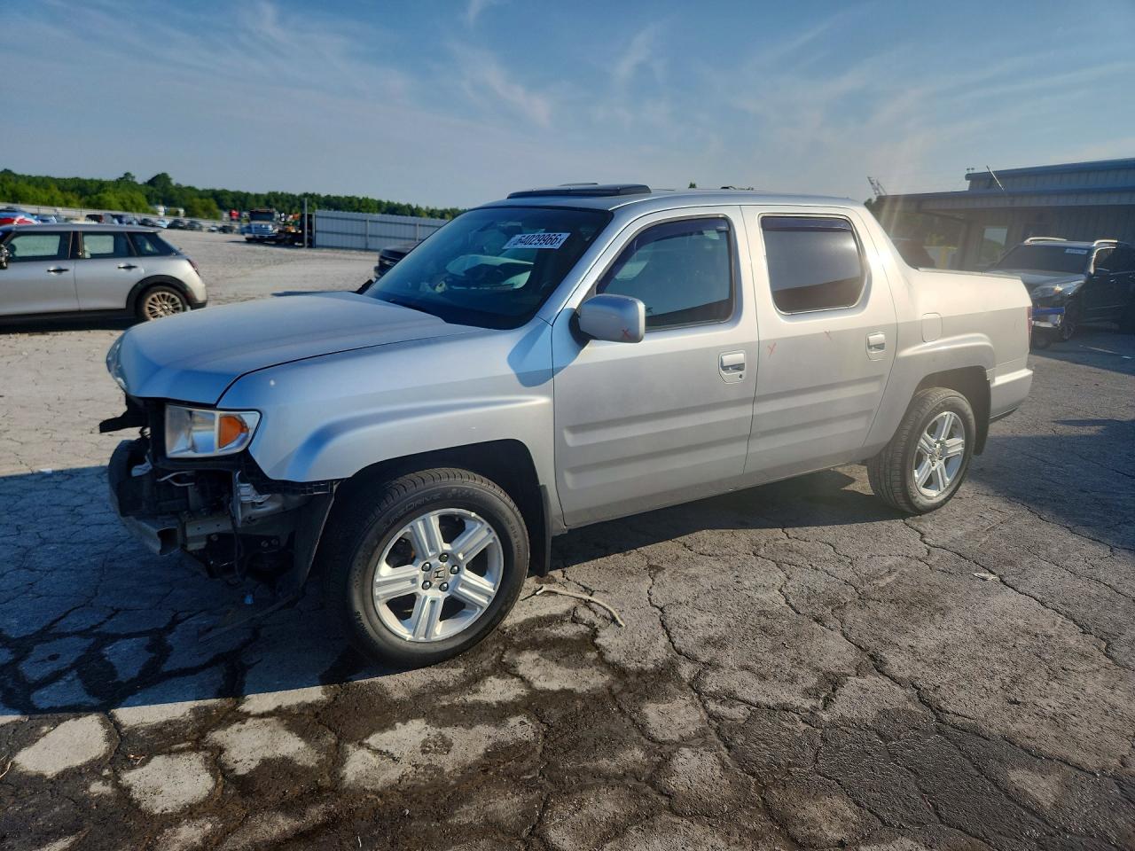 2011 Honda Ridgeline RTL, VIN 5FPYK1F53BB009390 — Front end
