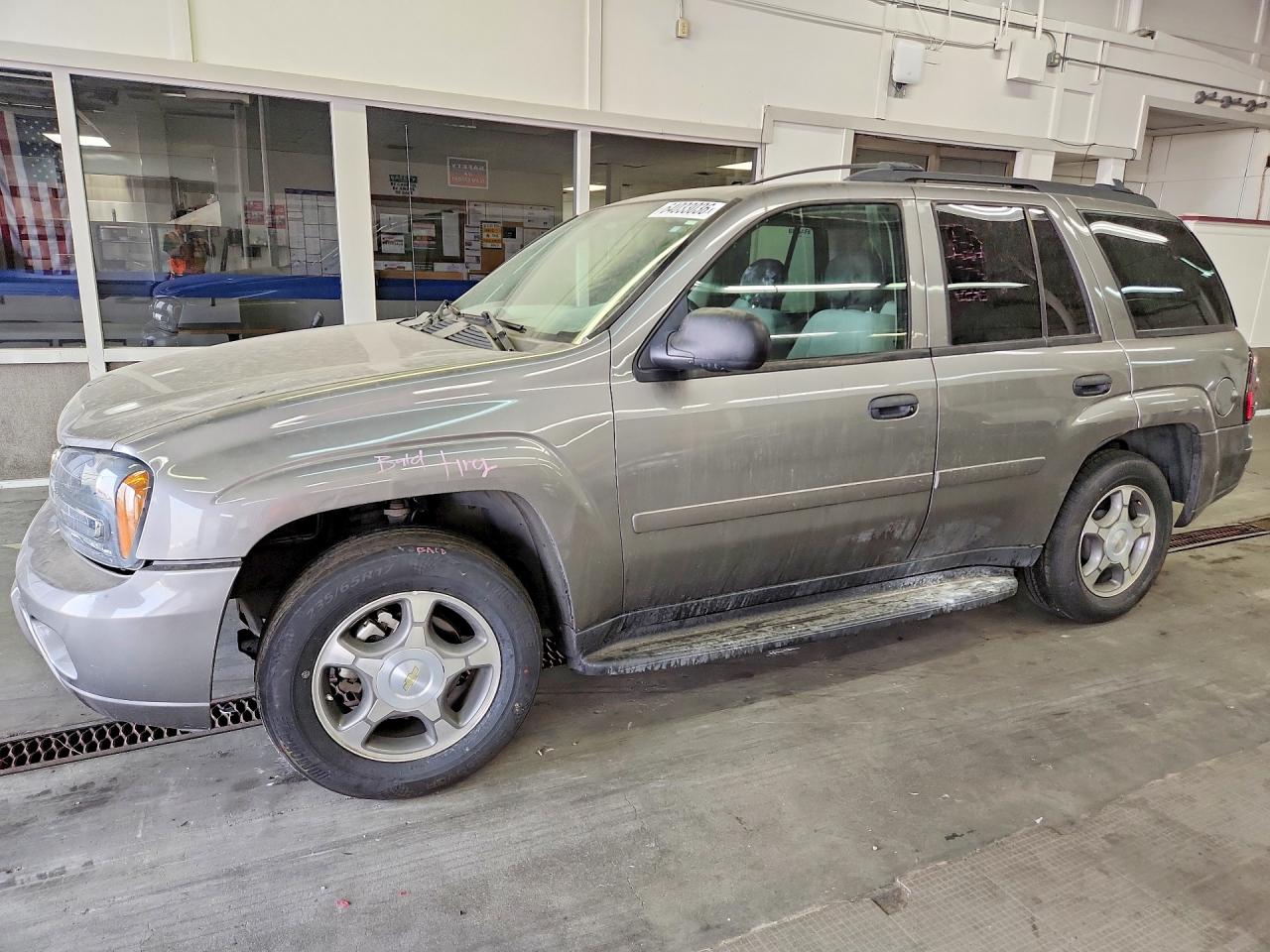 2008 Chevrolet TrailBlazer 1LT, VIN 1GNDT13S682137365 — Side