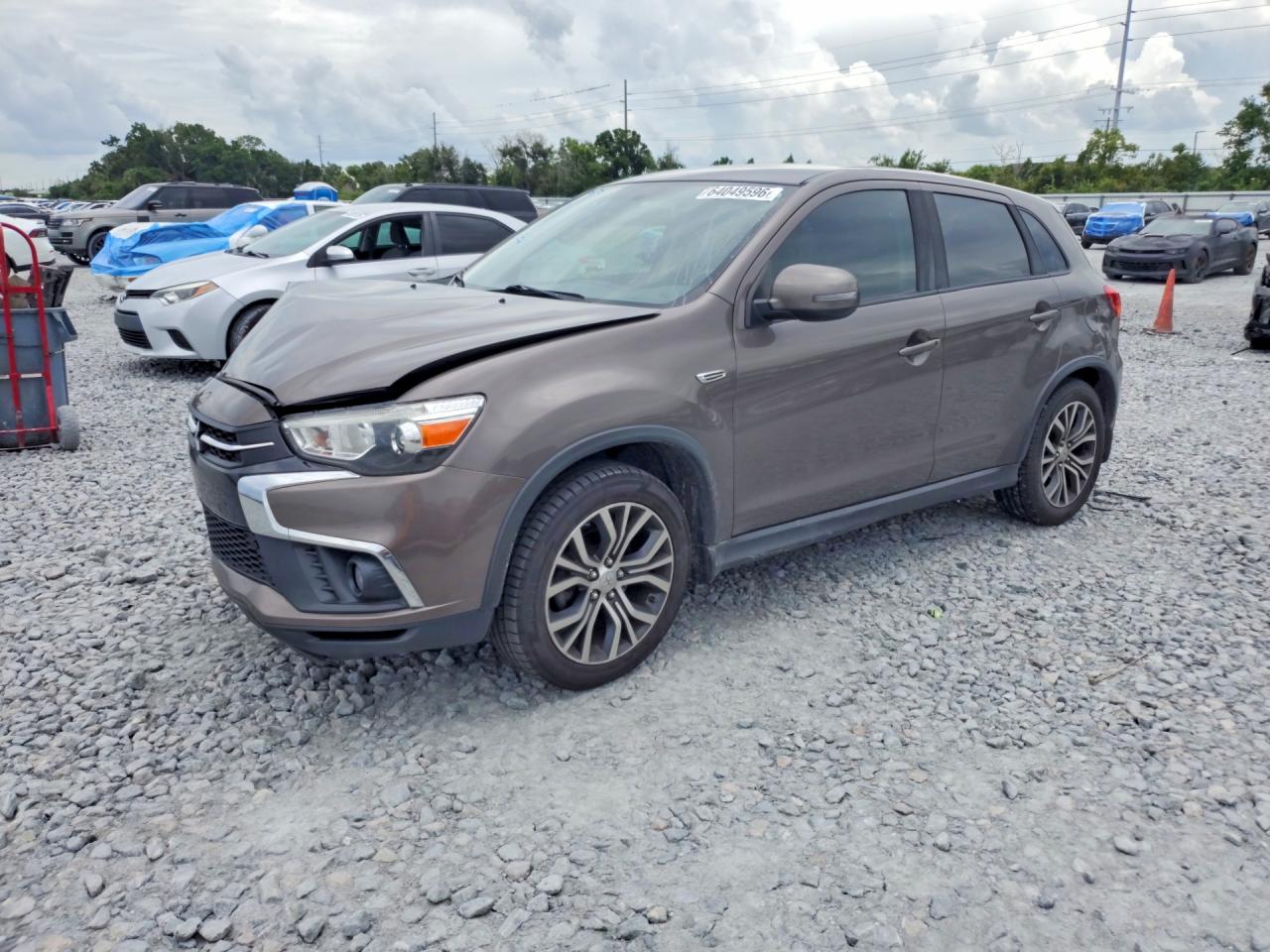 2018 Mitsubishi Outlander ES, VIN JA4AP3AU6JU023659 — Front end