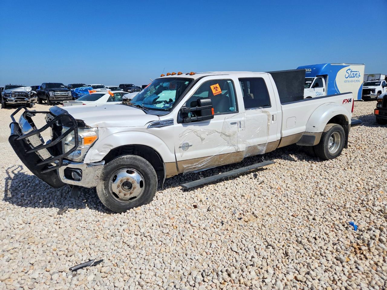2013 Ford F-350 Lariat, VIN 1FT8W3DT0DEA78360 — Front end