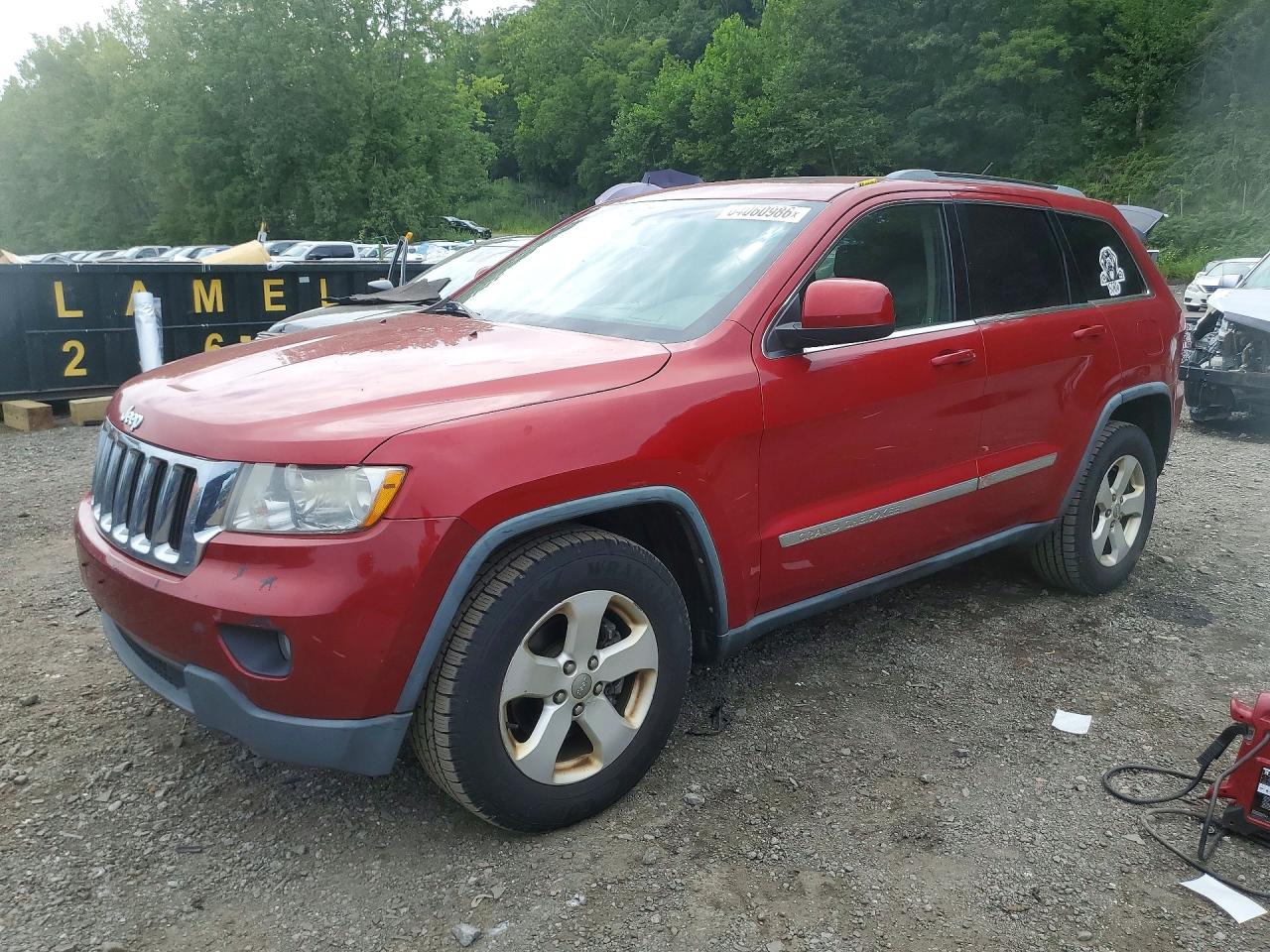 2011 Jeep Grand Cherokee Laredo, VIN 1J4RR4GG6BC642242 — Мелкие вмятины и царапины