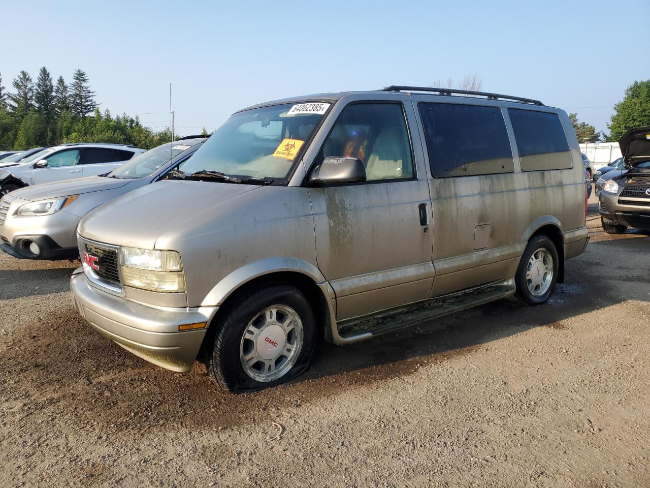 2003 GMC Safari, VIN 1GKDM19X53B507257 — Minor dents and scratches