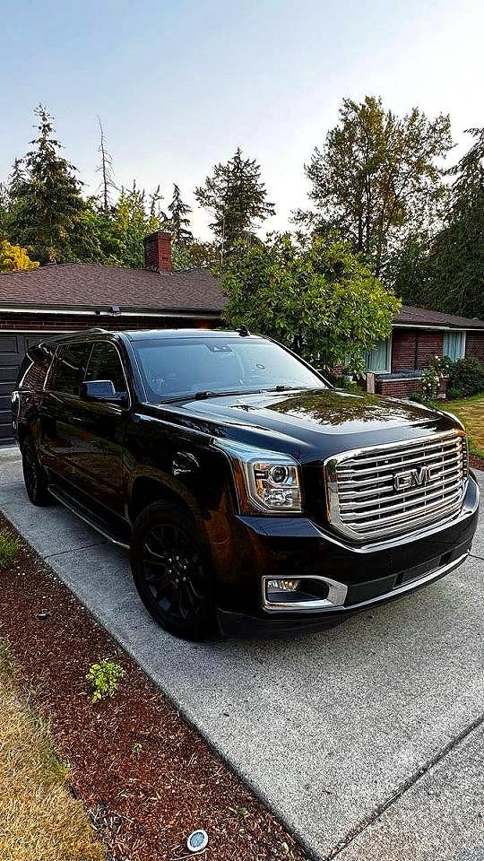 2018 GMC Yukon XL SLT, VIN 1GKS2GKC2JR383153 — Normal wear