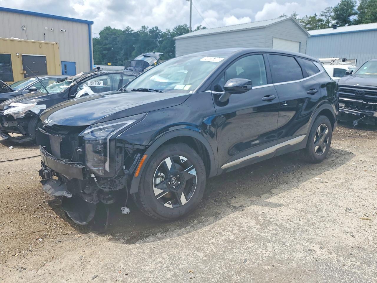 2026 Kia Sportage LX, VIN 5XYK2CDF2TG414639 — Front end
