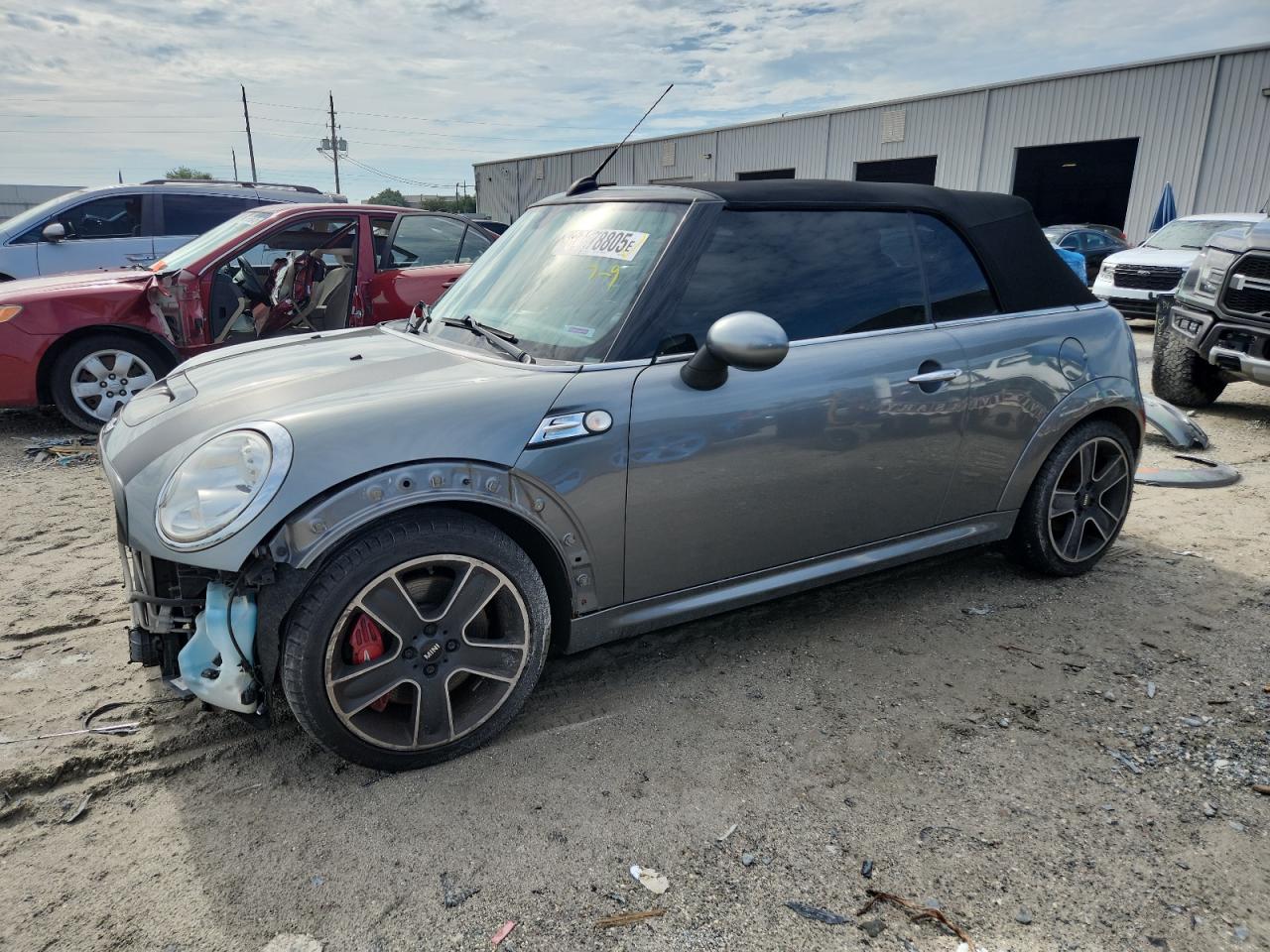 2009 MINI COOPER, VIN WMWMS93569TK19576 — Front end