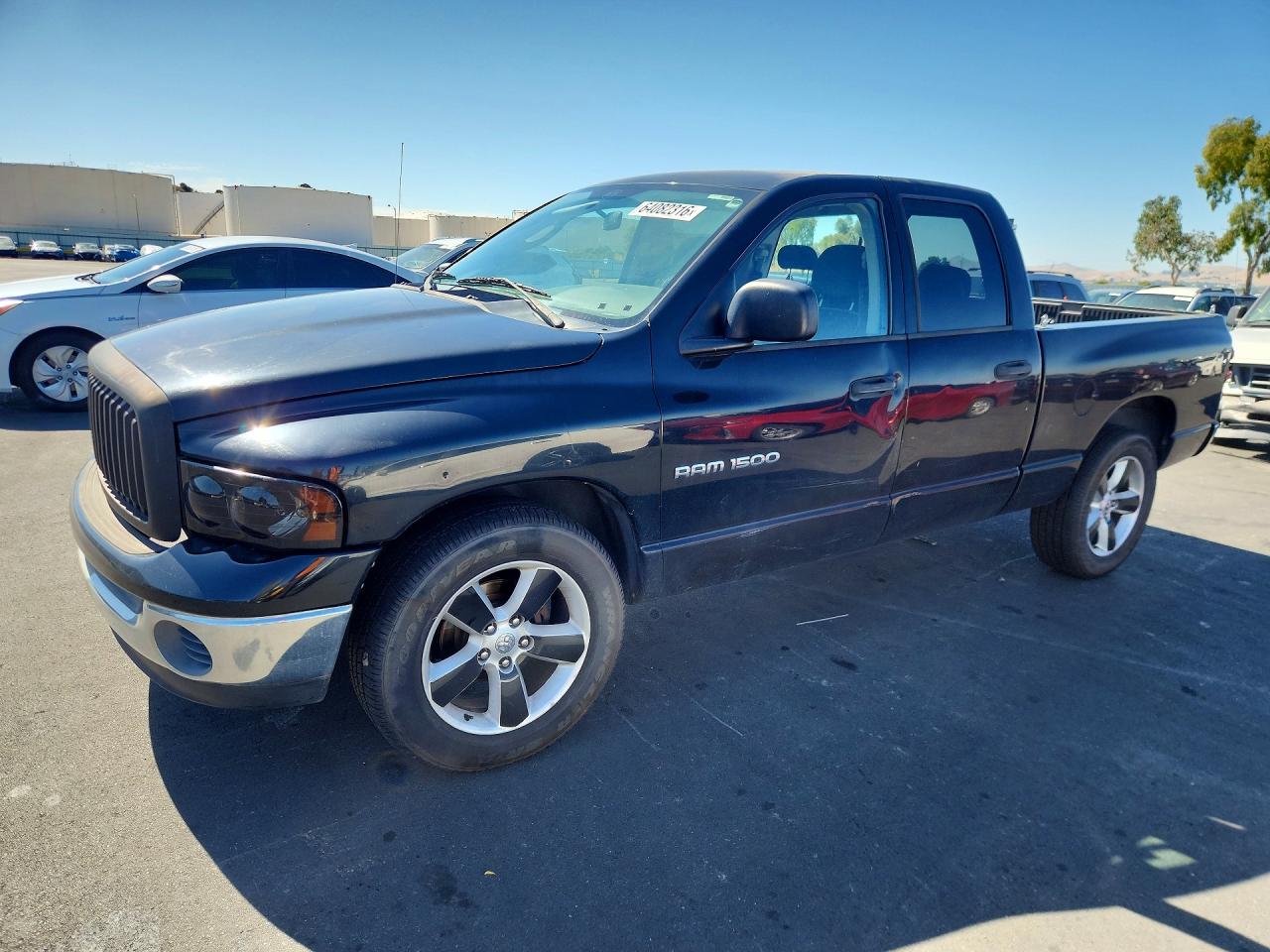 2005 Dodge 1500 SLT, VIN 1D7HA18N85J606689 — Бок