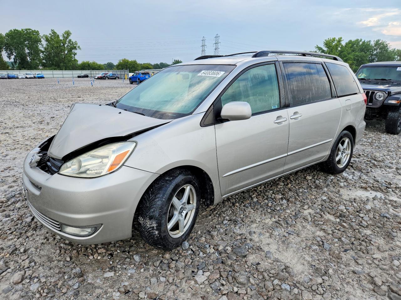 2005 Toyota Sienna XLE Limited, VIN 5TDZA22C65S263850 — Front end