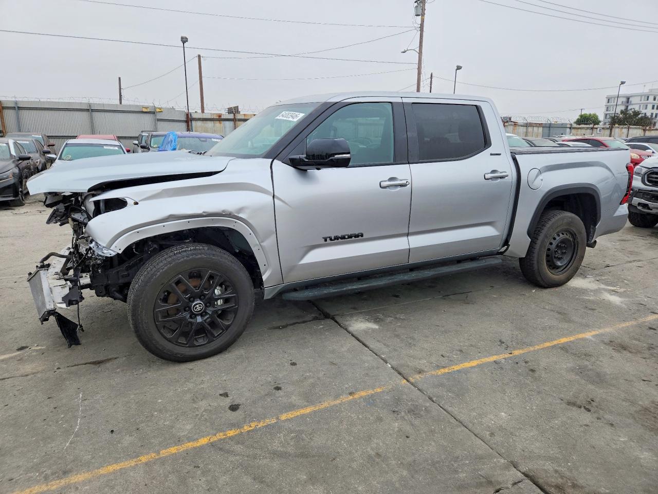 2025 Toyota Tundra Limited, VIN 5TFWA5DB4SX295999 — Перед