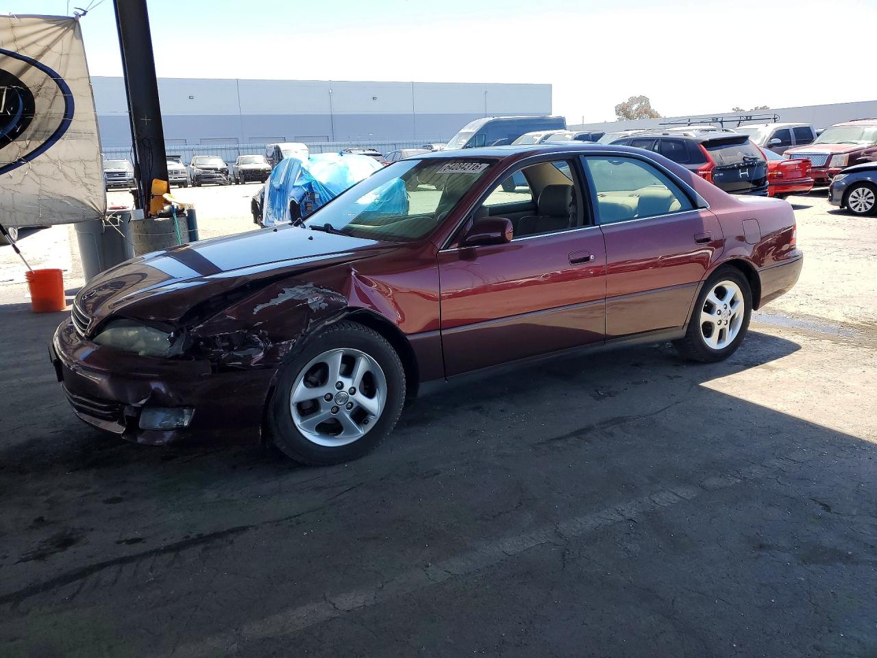 2001 Lexus ES 300, VIN JT8BF28G410328560 — Front end