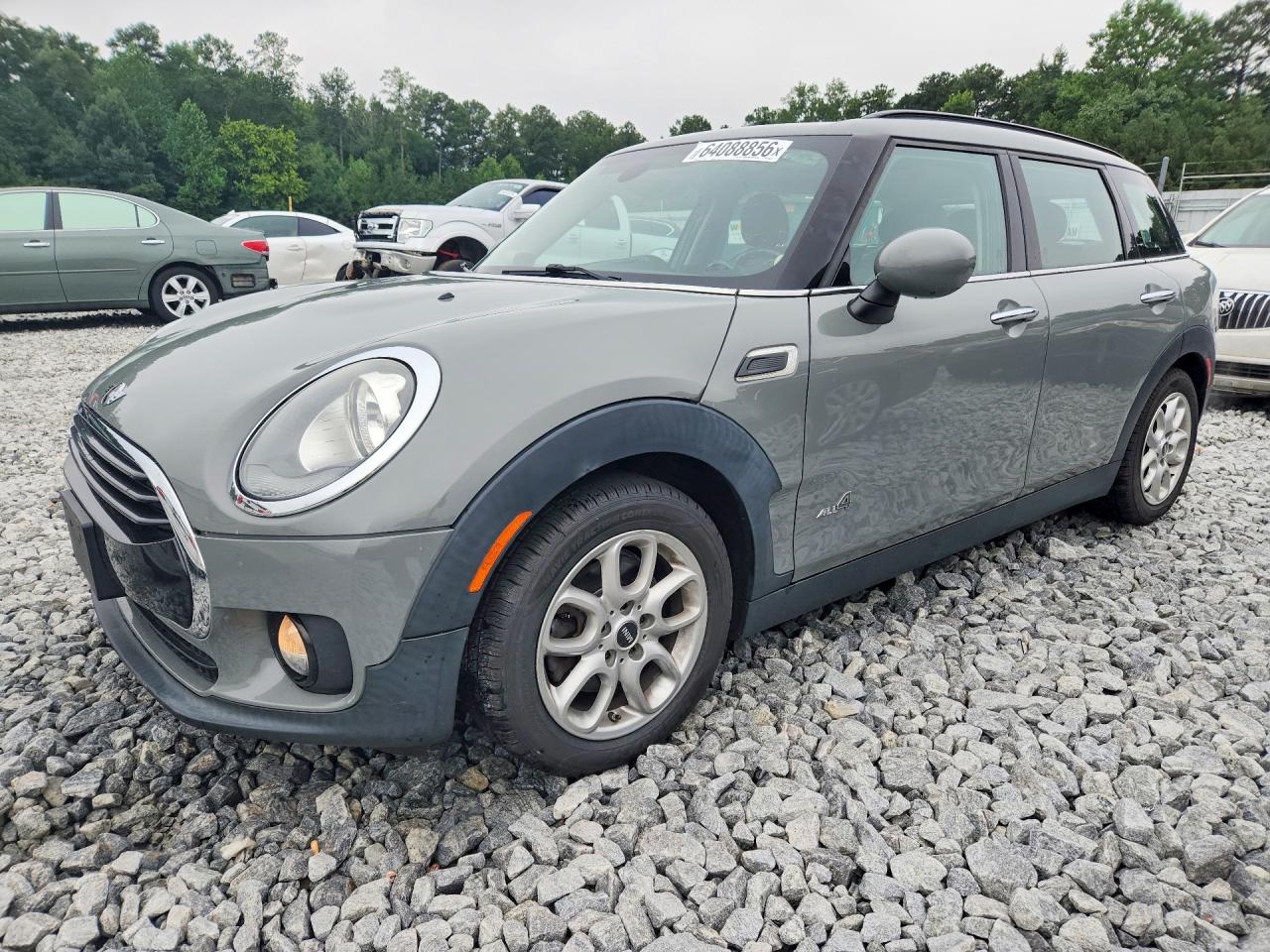 2017 MINI Clubman Cooper, VIN WMWLU1C50H2F28247 — Minor dents and scratches