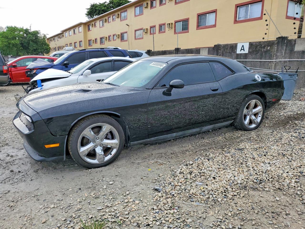 2013 Dodge Challenger SXT, VIN 2C3CDYAGXDH642128 — Minor dents and scratches