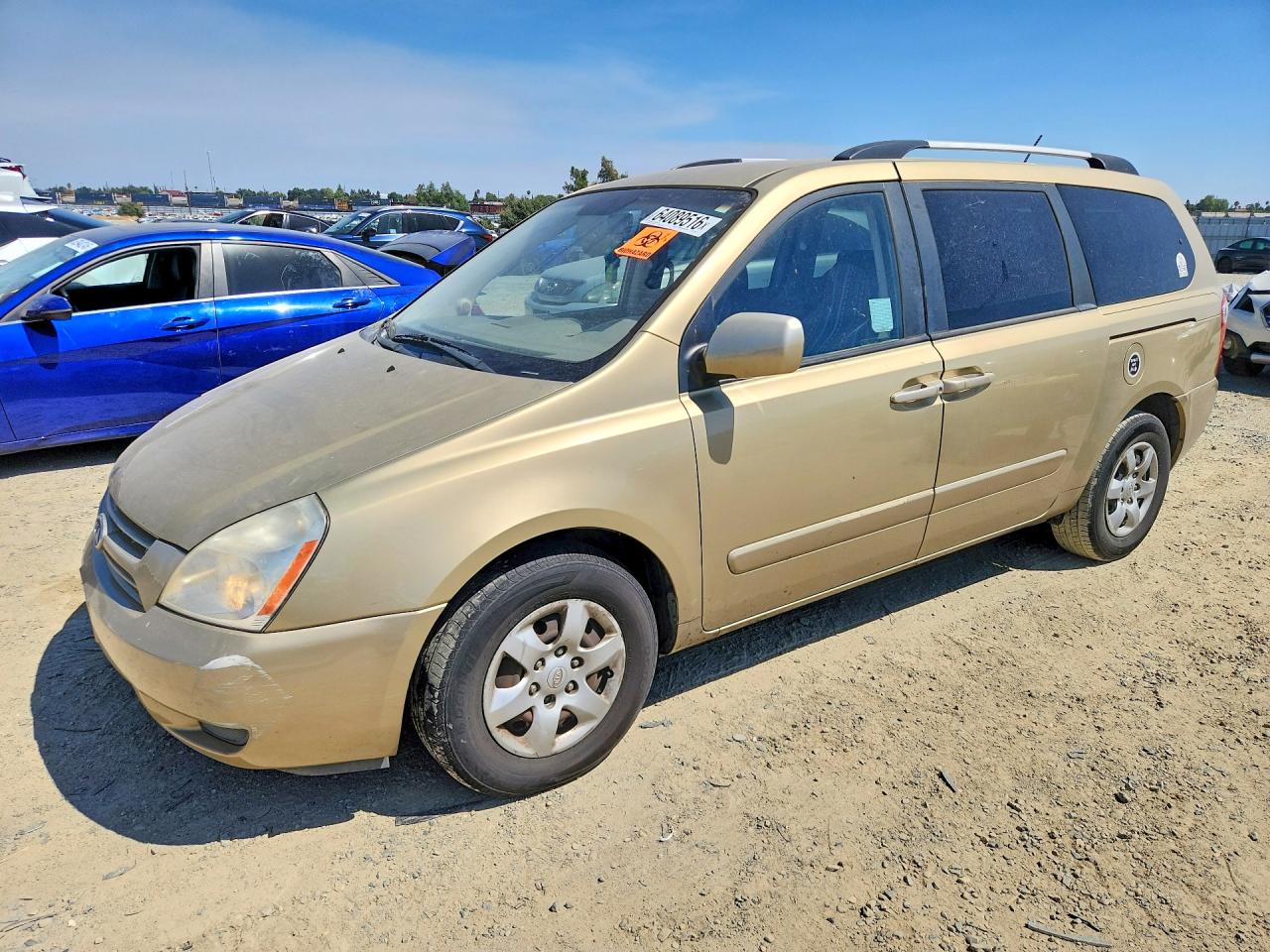 2010 Kia Sedona LX, VIN KNDMG4C35A6354072 — Minor dents and scratches