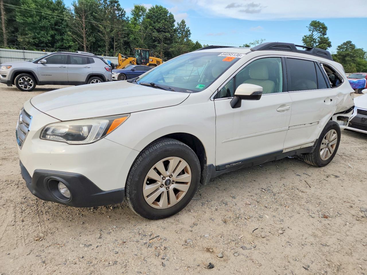 2016 Subaru Outback Premium, VIN 4S4BSBHC9G3308494 — Зад