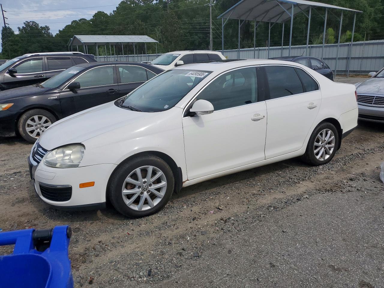 2010 Volkswagen Jetta SE, VIN 3VWRZ7AJ8AM045549 — Mechanical