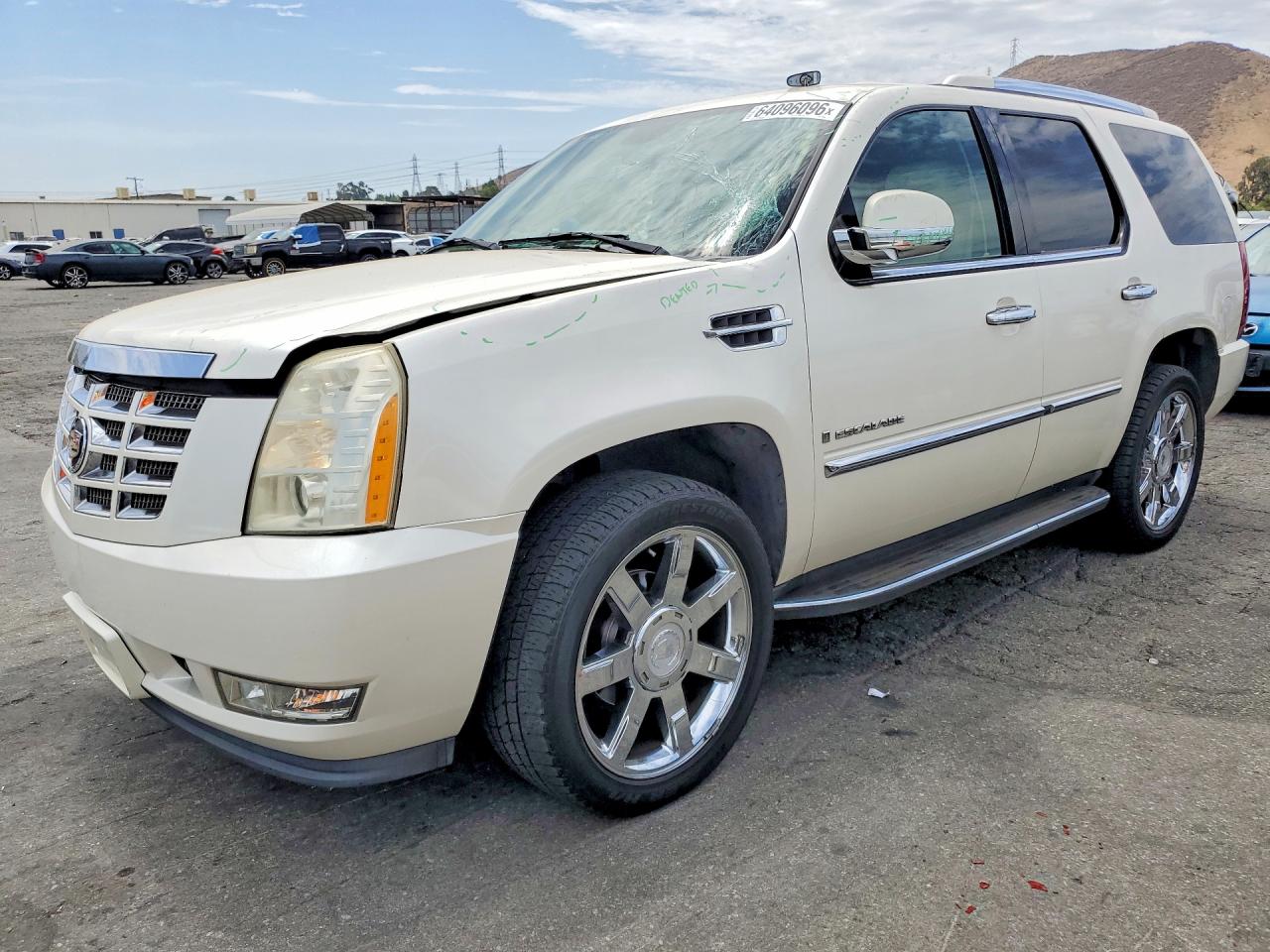 2007 Cadillac Escalade, VIN 1GYEC638X7R334490 — Мелкие вмятины и царапины