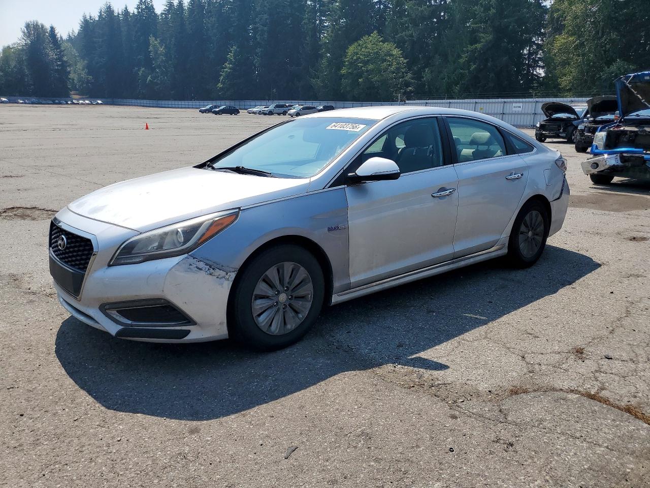 2016 Hyundai Sonata SE, VIN KMHE24L10GA039098 — Rear end