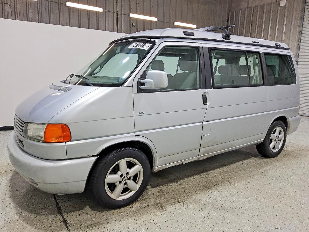 2002 Volkswagen EuroVan MV, VIN WV2NB47012H017117 — Minor dents and scratches