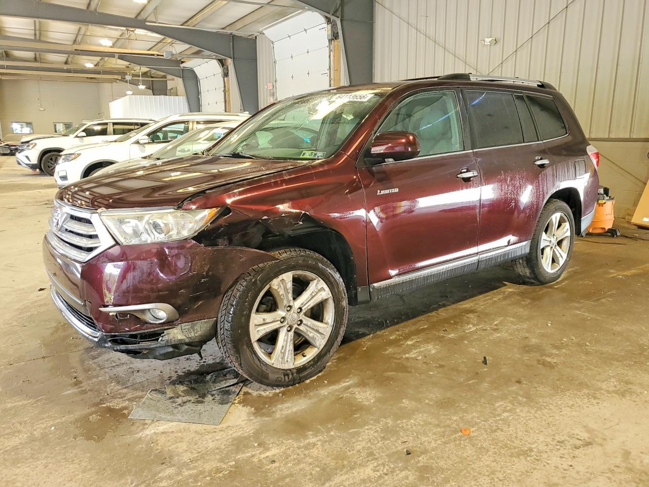 2013 Toyota Highlander Limited, VIN 5TDDK3EHXDS249940 — Front end
